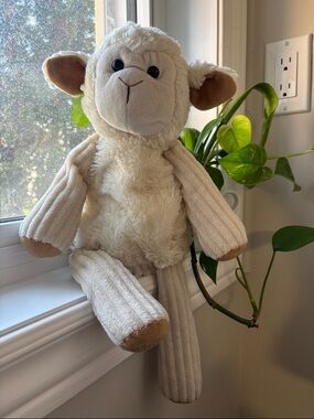 SCETNSY buddy Lenny the lamb